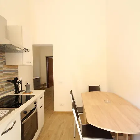 Anca Palace 2p Apartamento